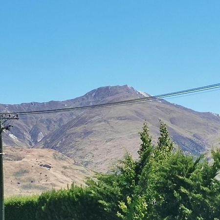 Roys View Apartment Wanaka Bagian luar foto