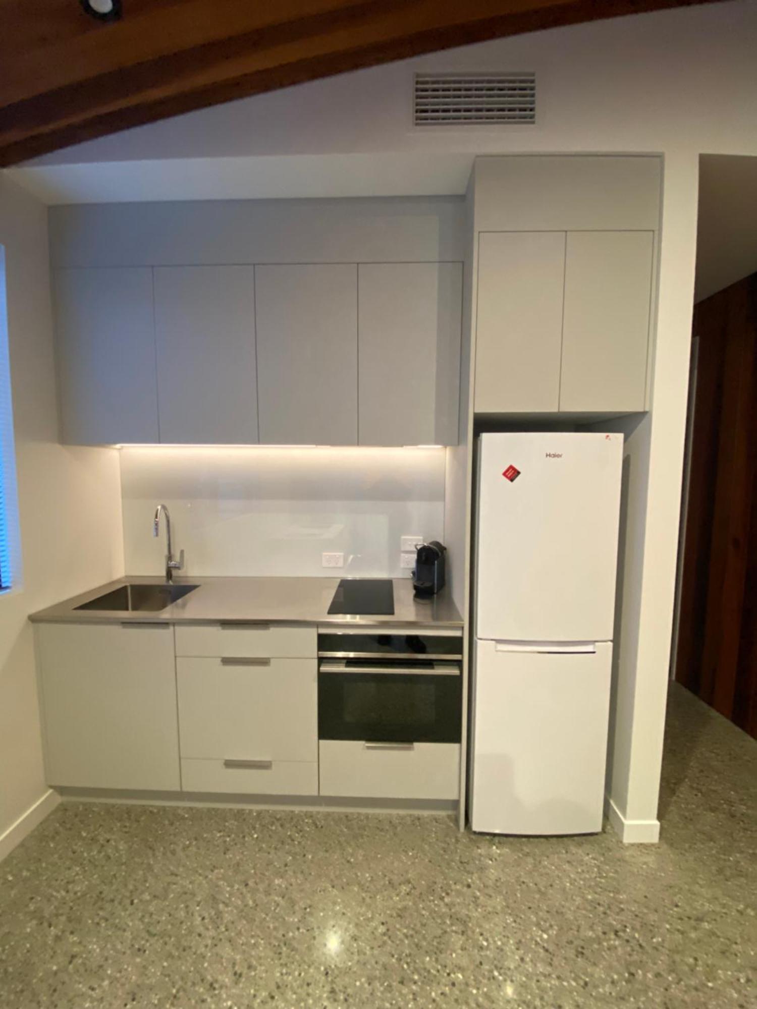 Roys View Apartment Wanaka Bagian luar foto